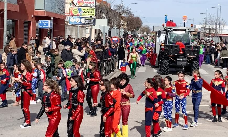 El Desfile Escolar de Tomelloso: Un Espectáculo de Imaginación e Ilusión Revela el Talento Futuro del Carnaval