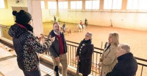 La Confluencia de Formación, Inclusión y Práctica Deportiva: Alcalde Visita el Notable Centro Hípico de AFAS