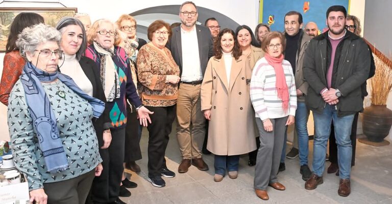 Rastrillo Solidario de la AECC se extiende hasta el 13 de febrero en la Posada de los Portales: el alcalde Javier Navarro impulsa apoyo