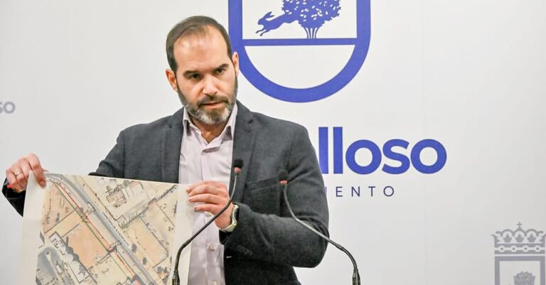 Sebastián critica al PSOE local, les acusa de «engañar» a los ciudadanos y «hacer el ridículo» al malinterpretar avances en el proyecto con una publicación del BOE