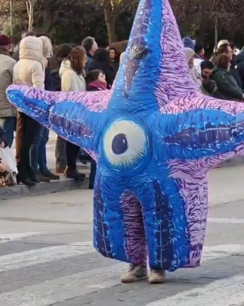 Talentoso Despliegue de Creatividad por las Peñas Locales: El Corazón Verdadero del Carnaval de Tomelloso