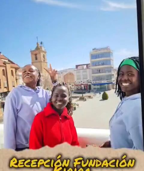 Alcalde Javier Navarro recibe a la Fundación Kirira y a tres heroicas jóvenes de Kenia: Sus historias inspiradoras de valentía