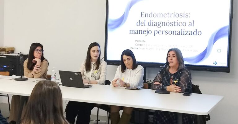 El Centro de la Mujer Ilumina la Lucha contra la Endometriosis en Conmemoración del Día Mundial de esta Enfermedad