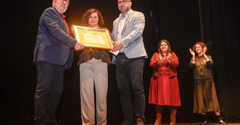 Homenaje al Fundador del Grupo Airén en el Teatro Municipal ‘Marcelo Grande’: Una Gala que Reivindica la Importancia del Teatro