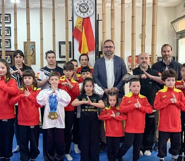 Javier Navarro celebra los triunfos de la Escuela Wu-Lang Tomelloso y reconoce la destacada contribución del Maestro Claudiu Mihaila en competiciones nacionales e internacionales