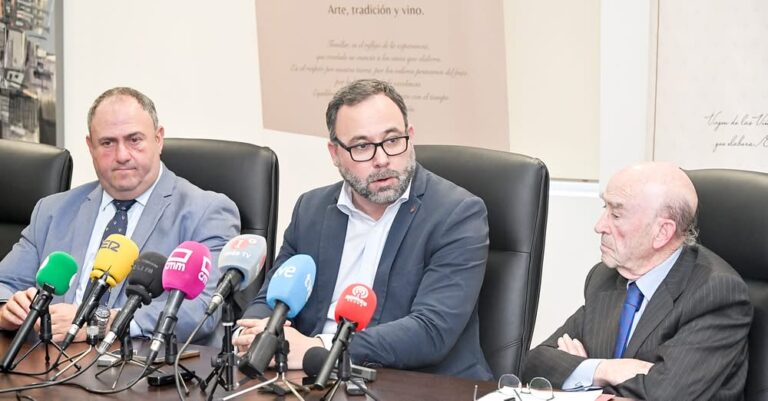 Javier Navarro declara la fusión de tres cooperativas como un hito histórico que asegura el futuro del proyecto agroalimentario más grande de Castilla-La Mancha