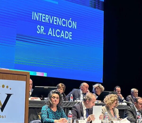 Navarro resalta la contribución del ayuntamiento en el desarrollo de Virgen de las Viñas Bodega y Almazara durante su asamblea general