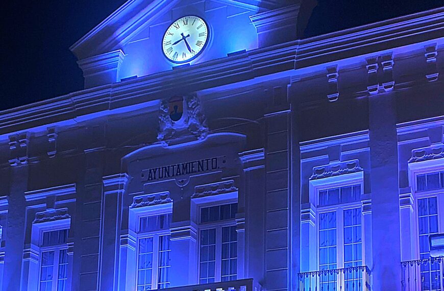 Celebrando el Día Mundial de la Concienciación sobre el Autismo, el Ayuntamiento de Tomelloso se Viste de Azul Hoy Jueves