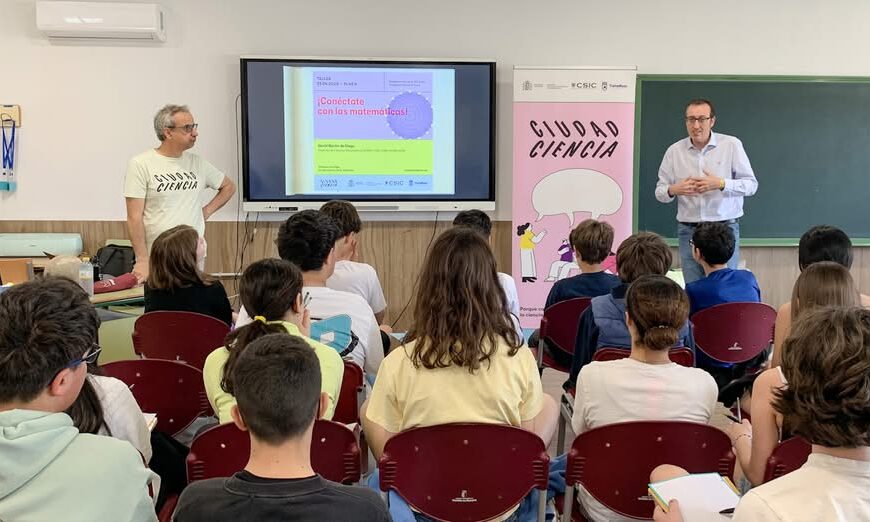 David Martín de Diego conecta a estudiantes del IES Airén a las matemáticas a través de Ciudad Ciencia