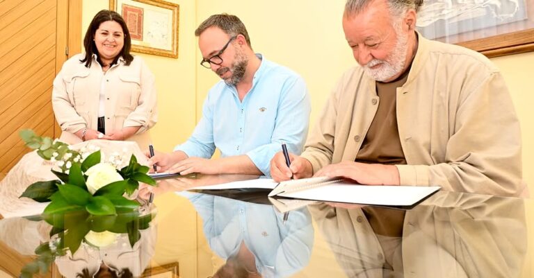 Día del Libro en Tomelloso: El legado de Dionisio Cañas es entregado a la Biblioteca Municipal