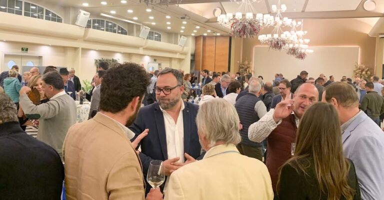 El Alcalde De Tomelloso, Javier Navarro, Enfatiza la Importancia Vital de los Regantes para el Progreso Económico y Medioambiental