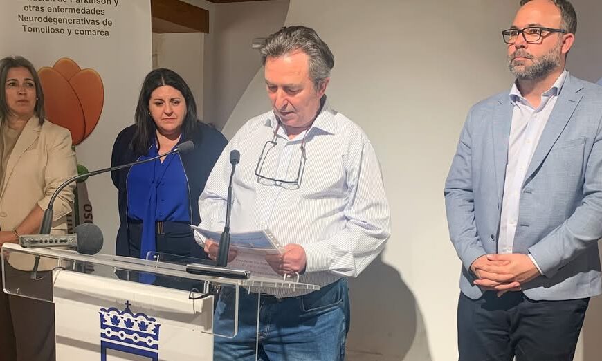 El Arte como Lente: La Exposición ‘Lo que La Mirada Guardaba’ de Luis Benito Revela el Parkinson