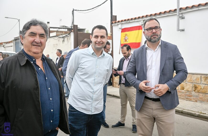 El Ayuntamiento de Tomelloso Actualiza el Álbum de Fotos con la Placa de la Calle ‘Jesús Andújar’