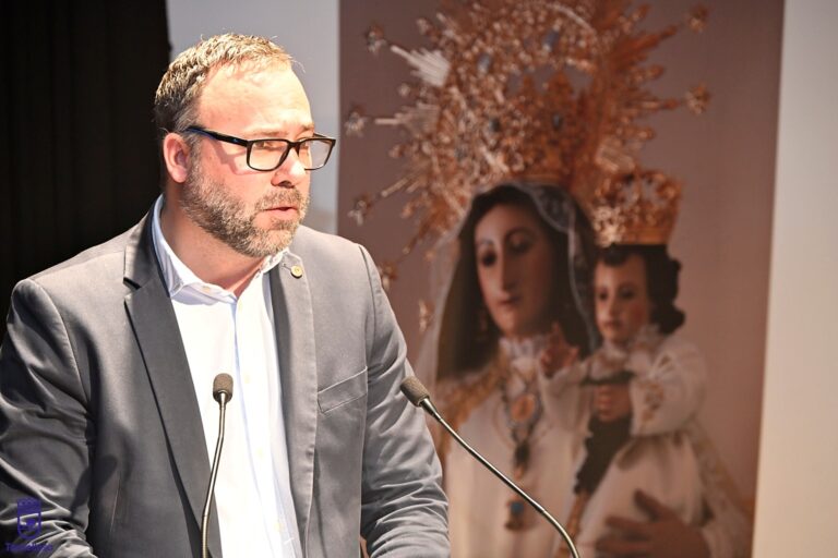 El Ayuntamiento de Tomelloso actualiza su álbum con fotos de la presentación del libro ‘Tomillo y Espliego’