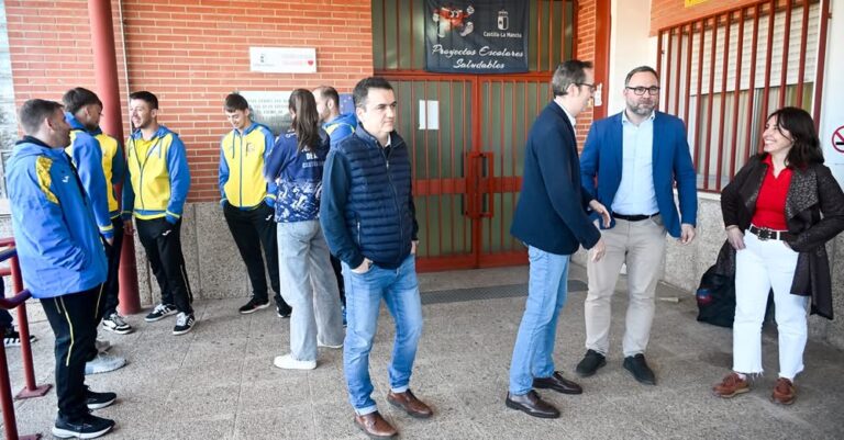 El Centro Impulsa la Salud Estudiantil con la Colaboración del Balonmano Caserío de Ciudad en el Programa ‘Proyectos Escolares Saludables’