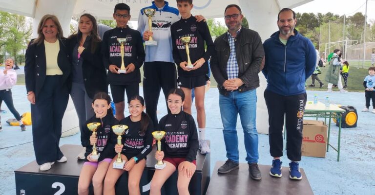 La Carrera Popular Memorial Ángel Serrano une a 1.250 vecinos de Tomelloso en un evento deportivo y social