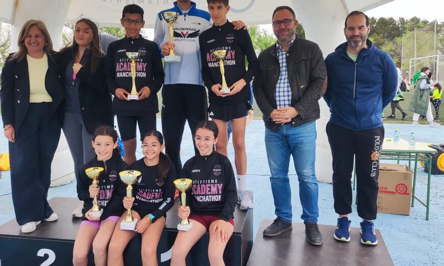 La Carrera Popular Memorial Ángel Serrano une a 1.250 vecinos de Tomelloso en un evento deportivo y social