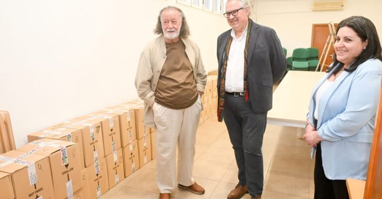 La Valiosa Donación Literaria de Dionisio Cañas: Una Colección Reveladora de Libros y Materiales de Investigación