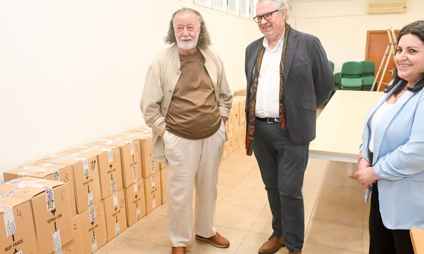 La Valiosa Donación Literaria de Dionisio Cañas: Una Colección Reveladora de Libros y Materiales de Investigación