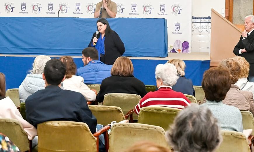 Santiago Imparte Conferencia sobre Francisco Martínez Ramírez en el Casino Tomelloso