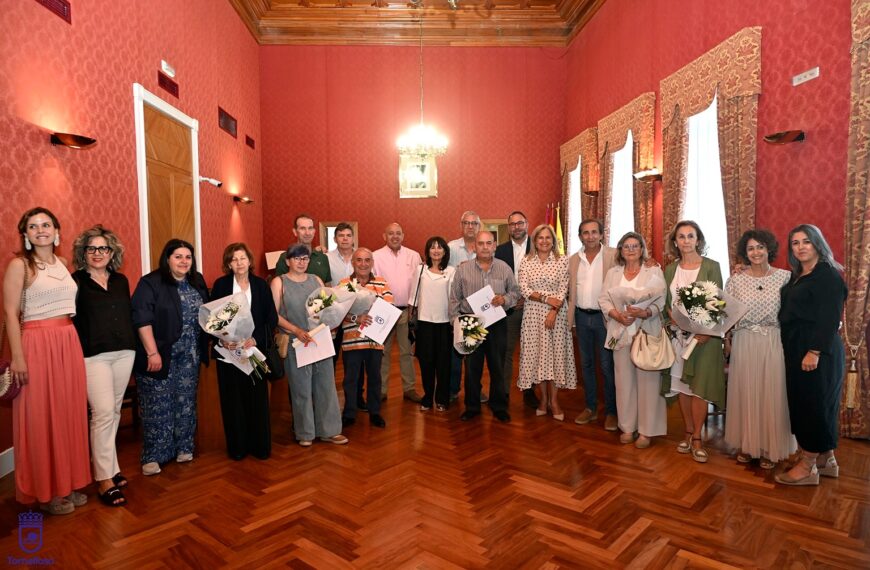 El Ayuntamiento de Tomelloso rinde homenaje a los trabajadores jubilados del año con un Acto Institucional: Nuevas Fotos Añadidas al Álbum