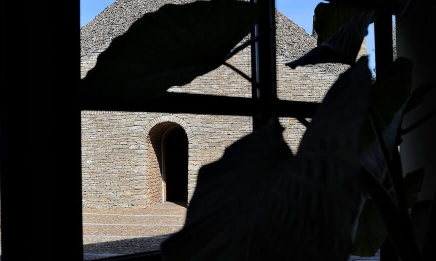 Nuevo Programa Universitario Online Explora la Arquitectura de Piedra Seca Tradicional de La Mancha, Impulsado por Aula Digital Cultura del Vino