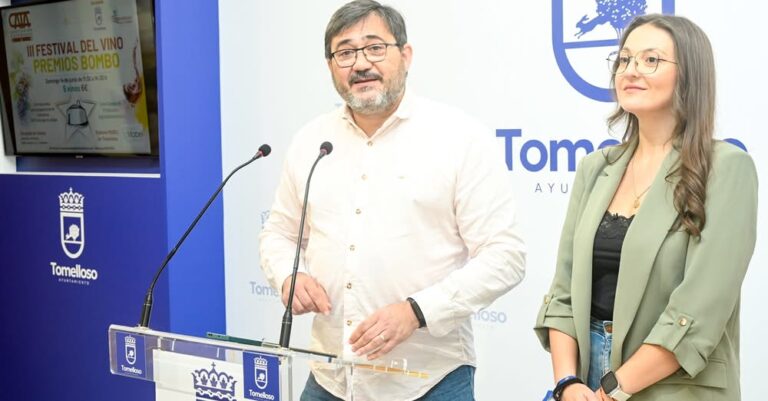 Rocío Valentín resalta el respaldo del Ayuntamiento a un evento de promoción y divulgación para realzar la calidad de la ciudad