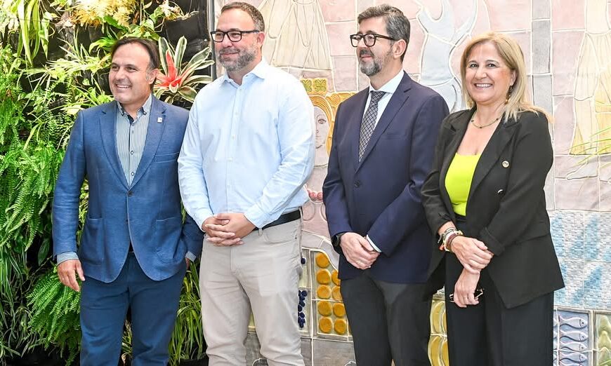 Tomelloso defiende el futuro de la variedad Airén en una jornada técnica con medio centenar de participantes en el Mercado de A…
