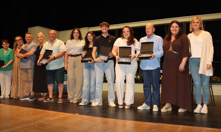 Concejal de Cultura Inés Losa celebra gran acogida de la clausura cultural con 4,000 espectadores y el respaldo de la ciudad a sus grupos creativos