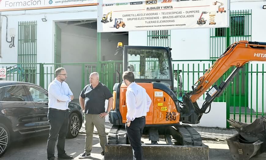 Javier Navarro, Alcalde de Tomelloso, Realiza Visita Oficial a la Empresa Import-Export Global Navarro en Argamasi