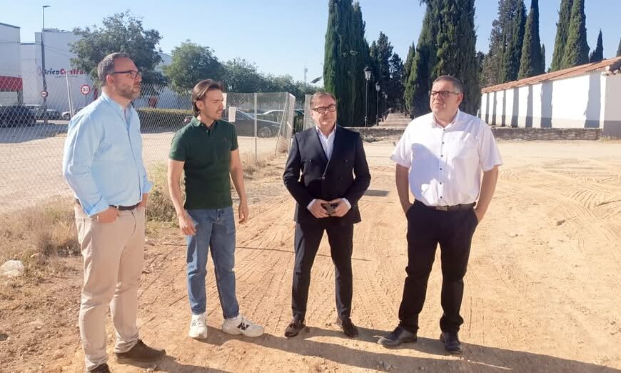 Javier Navarro Inspecciona la Construcción del Nuevo Crematorio Cerca del Cementerio Municipal