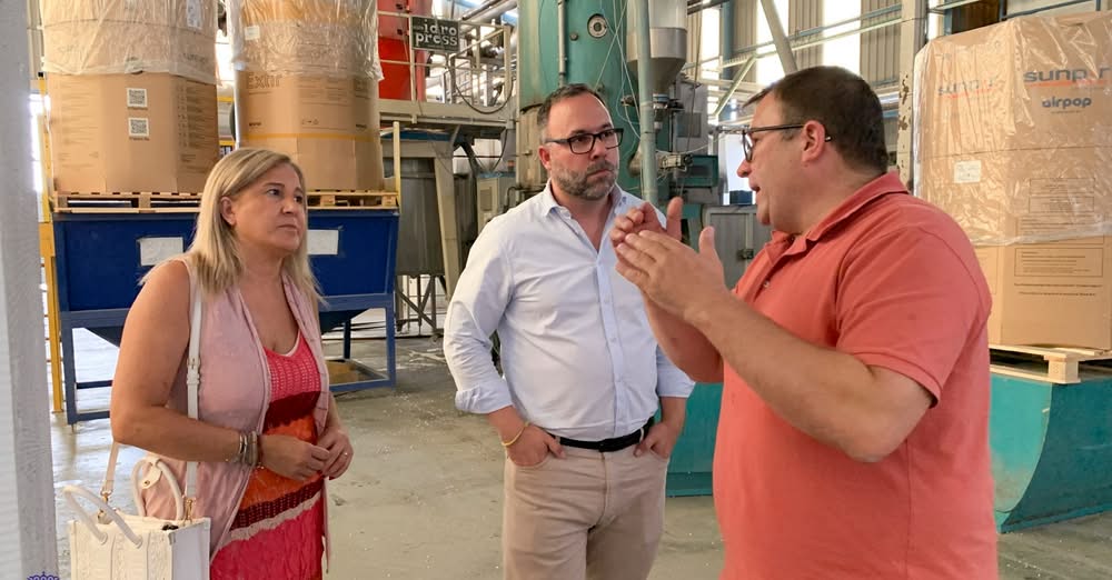 El Alcalde Javier Navarro Visita Aispor, Líder Tomellosero en Fabricación de Poliestireno Expandido