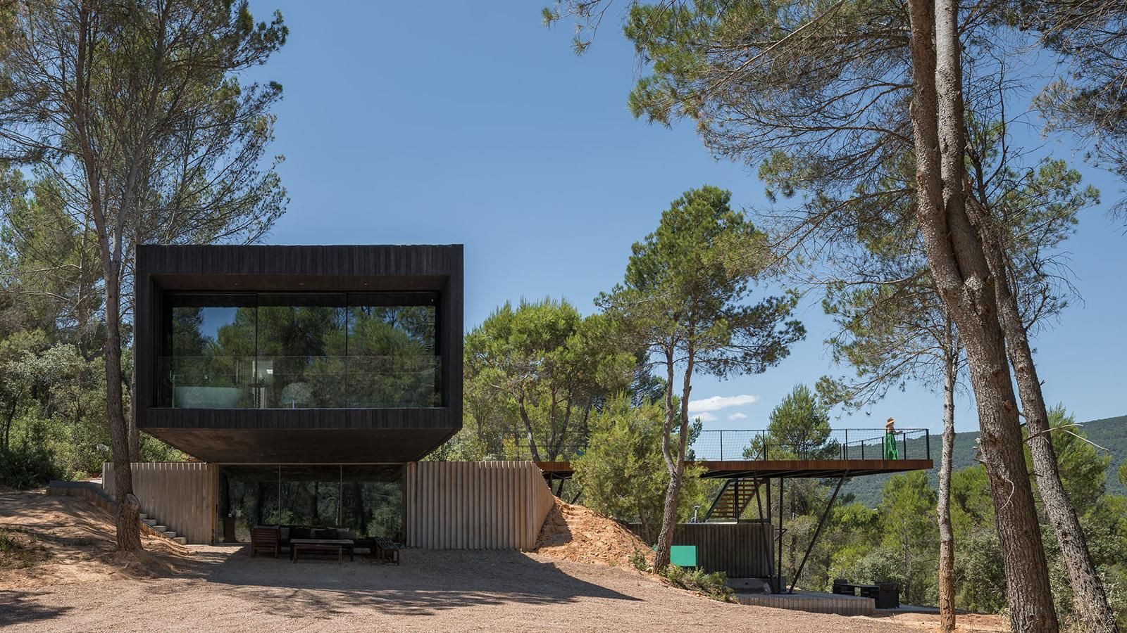 La Casa Embarcadero: Fusión Arquitectónica con el Paisaje