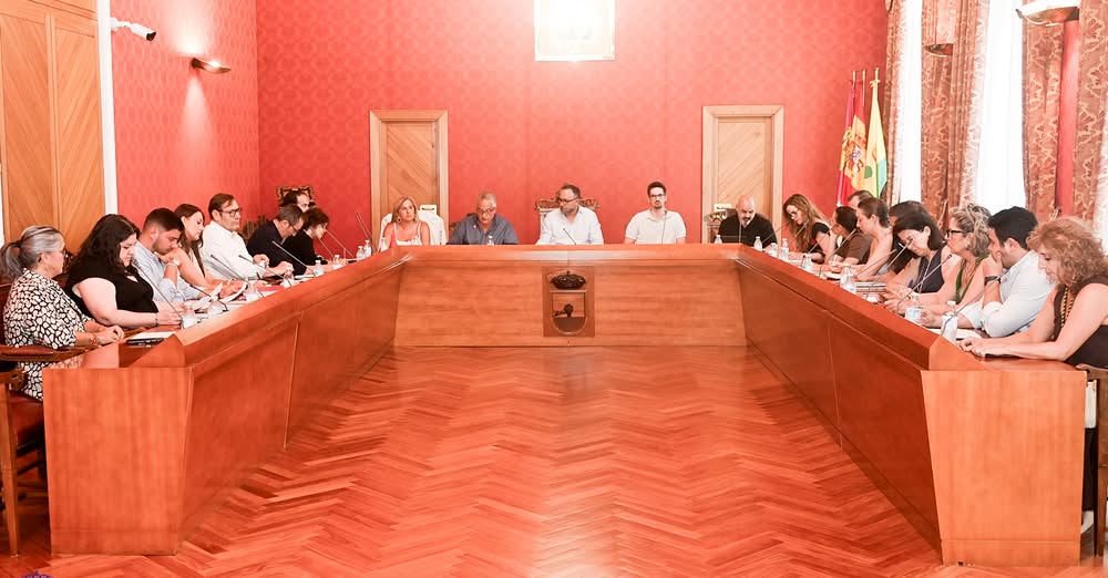 Nuevo Modelo de Gestión para el Área Pública de Estacionamiento de Autocaravanas Aprobado en el Pleno; Nueva Concejal del Grupo Tomó Posesión