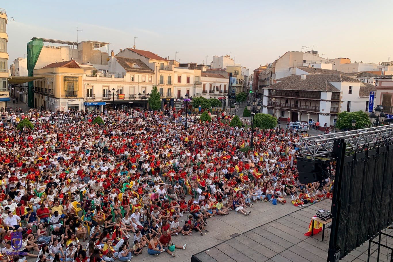 Tomelloso vibra con la final de la Copa del Mundo en la Plaza de España