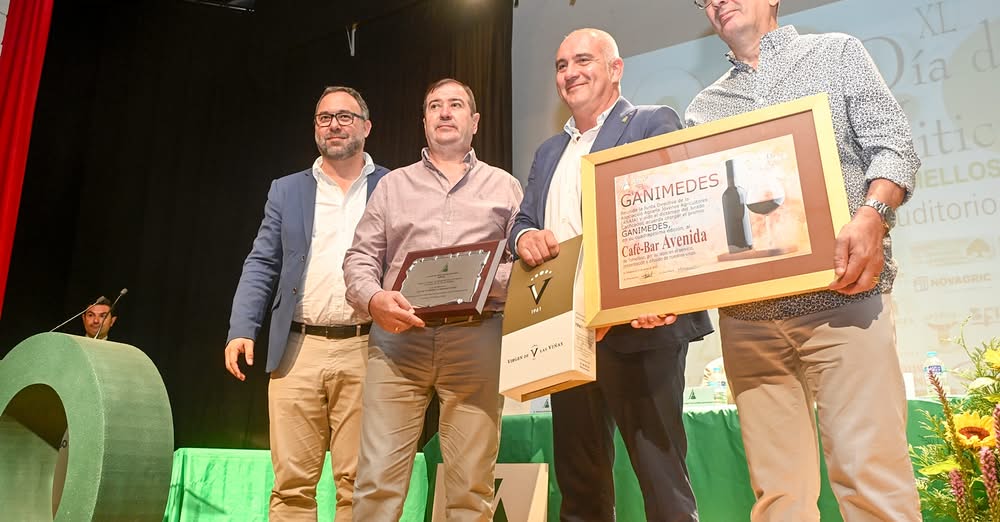 Alcalde Reafirma Compromiso Inquebrantable con el Sector Agrícola en el 40º Día del Viticultor y Exige Soluciones a sus Demandas