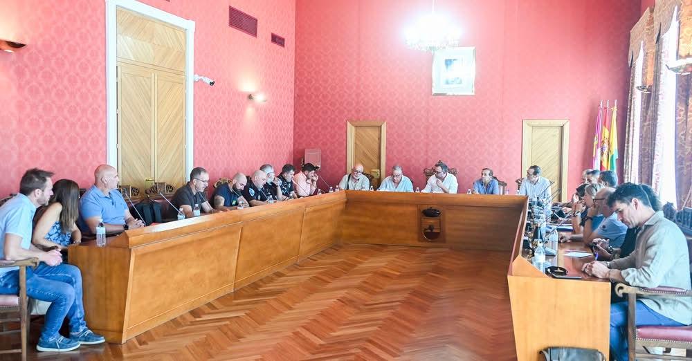 La Junta de Seguridad se Reúne Ante Inminente Inicio de Feria y Fiesta en el Ayuntamiento