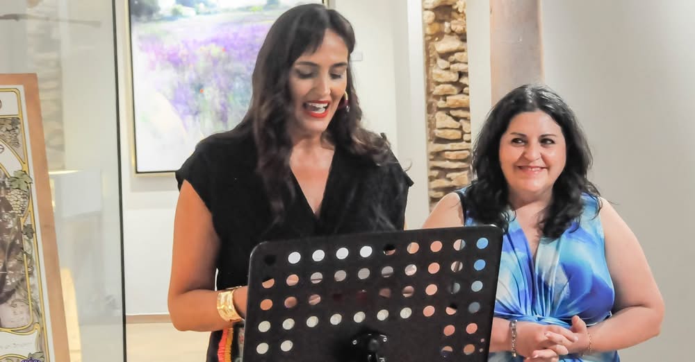 Davinia García Caballero Invita a Un Viaje Sensorial a Través del Vino en Su Exposición ‘A Palo Seco’ en CALMA