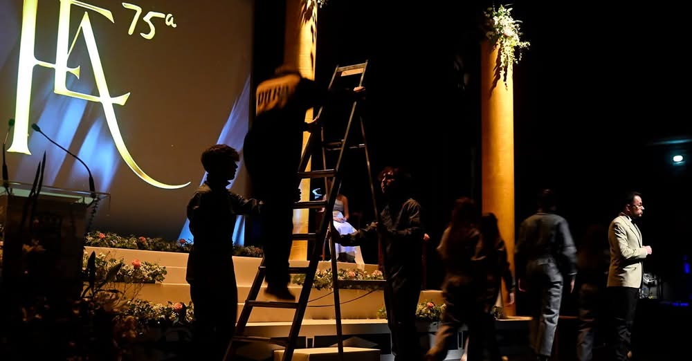 Javier Navarro agradece la colaboración en la realización de la histórica 75ª Fiesta de las Letras