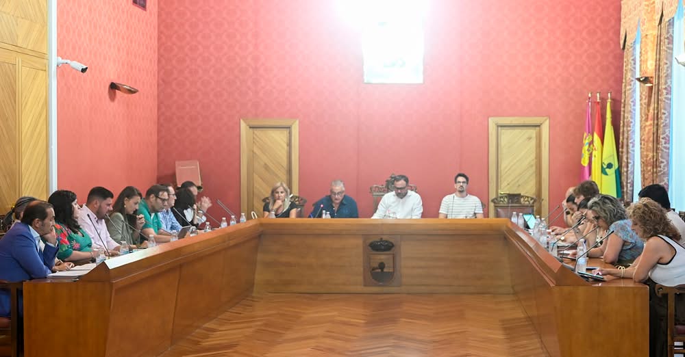 PP y Vox Abogan por Soberanía de Ceuta y Melilla y Exigen Financiación para Tratamientos de Alzheimer en Pleno