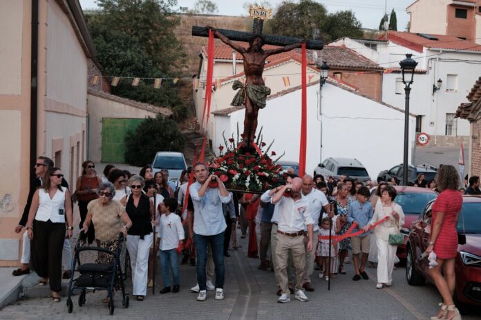 Quer Revive una Tradición Centenaria Durante el Día del Cristo de la Misericordia