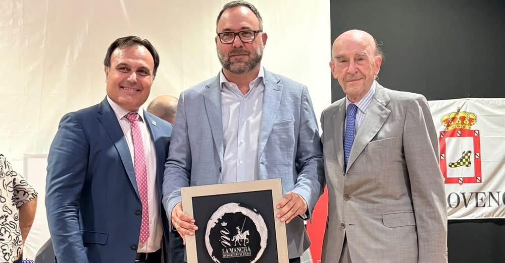 Ecológica del Vino en La Mancha por su Compromiso con el Enoturismo Sostenible e Innovador