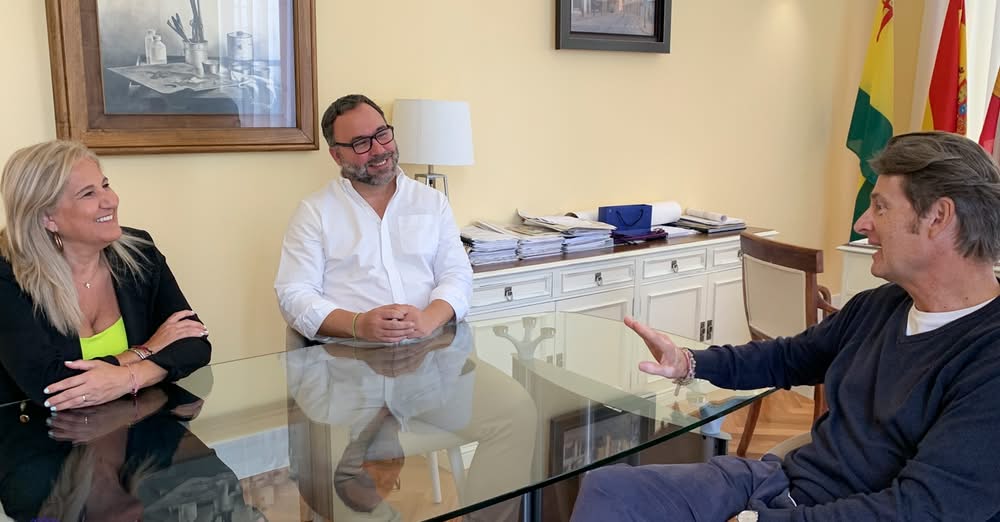 Javier Navarro y Enrique Sánchez Discuten el Desarrollo del Convenio de Colaboración 2026 para Empresarios